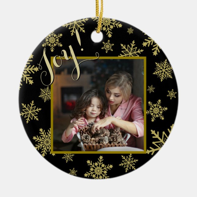 Joy! Elegantes Black & Gold Rund Holiday Foto Keramik Ornament (Vorne)