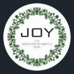 Joy Floral Christmas Wreath Familienname Classic Runder Aufkleber<br><div class="desc">Joy Floral Christmas Wreath Familienname Classic</div>