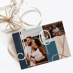 Joy Overlay Bold Modern Color Blocks Family Fotos Folien Feiertagskarte<br><div class="desc">Verbringen Sie die Freude in dieser Urlaubssaison mit unserer modernen fröhlichen Rose vergoldete Foto-Urlaubskarte. Design zeigt "Joy" in fett großen, eleganten Rose Goldfolienbriefe. Zwei Platzhalter für Foto mit dem Overlay für die Goldfolie. Frische Farbblöcke in Beige- und Blautönen. Personalisieren Sie mit der Unterschrift der Familie und Jahr. Design von Moodthogy...</div>