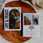 Joy & Peace Minimalistisch White Arch Feiertagskarte<br><div class="desc">Whimsikale und minimale Urlaubsfotokarte mit weißem Bogenrahmen mit Typografie-Text,  auf dem "joy & peace" steht. Auf dieser Karte können Sie auf der Vorder- und Rückseite insgesamt 3 Fotos hinzufügen.</div>