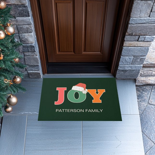 JOY! Weihnachtsmannmütze Script Typografy Custom F Fußmatte (Colorful, festive, typographic "JOY" santa hat, green, holiday door mat. Customize with your family )