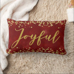 Joyful Gold Glitzer Holiday Kissen<br><div class="desc">Burgundy Hintergrund mit Glitzer-Rändern oben und unten mit einem passenden goldgeschriebenen "Joyful" Skript in der Mitte.</div>