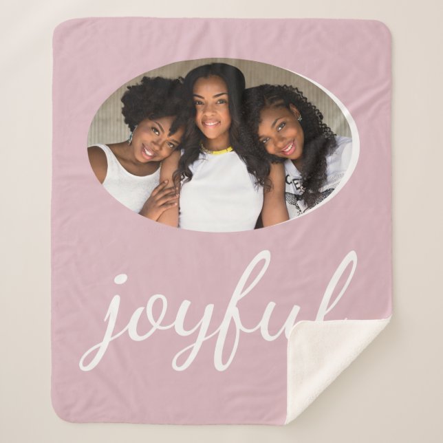 Joyful Pastell Pink Script Weihnachtsfeiertag Foto Sherpadecke (Vorderseite)