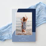 Joyful Shades Vertical Foto Hanukkah Silver Folien Feiertagskarte<br><div class="desc">Ein elegantes und elegantes Hanukkah-Kartendesign mit einem senkrechten oder portraitorientierten Single auf Bio Hintergrund in Blautönen mit Silberfolienbespannung. Personalisieren Sie mit Ihrem Familiennamen und der individuellen Hanukka-Begrüßung für die perfekte Touch dieser naturlich inspiriert Urlaubsfotokarten.</div>