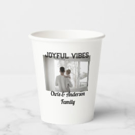 Joyful Vibes Vater Sohn Familie Weihnachtsfeiertag Pappbecher