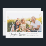 Joyful wünscht Modernes Script Minimales Foto Feiertagskarte<br><div class="desc">Freuen Sie sich auf diese stilvolle und schicke Urlaubskarte. Mit elegantem und modernem Pinselskript,  das "fröhliche Wünsche" mit einer Farbstruktur ausdrückt.</div>