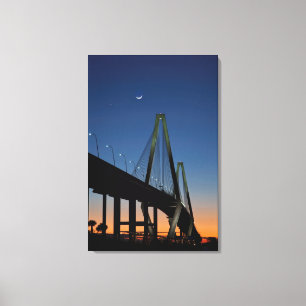 Jr.-Brücke Arthur-Ravenel an der Dämmerung Leinwanddruck