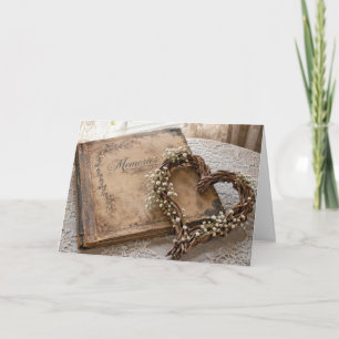 Jubiläums-Weinreben-Herz in einem Vintage-Scrapboo Karte