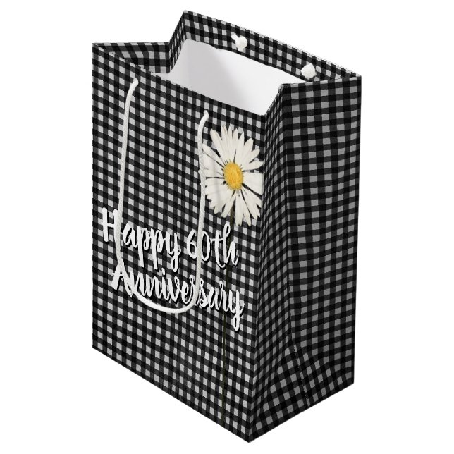 Jubiläumsfeier auf Gingham Mittelgeschenktasche Mittlere Geschenktüte (Vorderseite Schrägansicht)