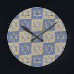 Judaika Star von David Metal Gold Blue Runde Wanduhr<br><div class="desc">Sie sehen die Lee Hiller Design Collection. Bekleidung,  Geschenke & Sammlerstücke Lee Hiller Fotografie oder Digital Art Collection. Sie können ihre Naturfotografie unter http://HikeOurPlanet.com/ ansehen und ihrem Wanderblog im Hot Springs Nationalpark folgen.</div>