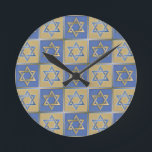 Judaika Star von David Metal Gold Blue Runde Wanduhr<br><div class="desc">Sie sehen die Lee Hiller Design Collection. Bekleidung,  Geschenke & Sammlerstücke Lee Hiller Fotografie oder Digital Art Collection. Sie können ihre Naturfotografie unter http://HikeOurPlanet.com/ ansehen und ihrem Wanderblog im Hot Springs Nationalpark folgen.</div>