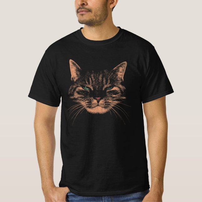 Judging cat with green eyes T-Shirt (Vorderseite)