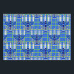 jüdisch-Menorah-Kariert-blau Geschenkpapier Set<br><div class="desc">Aus meiner neuen jüdischen Sammlung, die jetzt in den Handel kommt... MENORAH KARIERT LT BLAU. Ein großes silber und blau detailliert 9 Zweige Menorah Design auf einem alles-über-Hintergrund karierten Muster. Alle Kerzen scheinen angezündet zu sein. Das karierte Muster ist grün, gold und blau. Sie erhalten 3 Blatt Geschenkverpackungsblätter. Eine mit...</div>