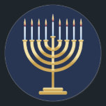 Jüdische Chanukah menorah Runder Aufkleber<br><div class="desc">Jüdischer Menorahkerzenhalter mit Kerzen auf blauem Hintergrund.</div>