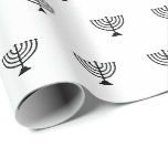 Jüdisches Menorah Schwarzweiß Muster Hanukkah Geschenkpapier<br><div class="desc">Jüdisches Menorah schwarz-weiß Muster. Dieses Papier ist ideal für Hanukkah, Chanukah, Bar mitzvah, Fledermaus Mitzvah, Shabbat und jüdischen Feiertagen.</div>
