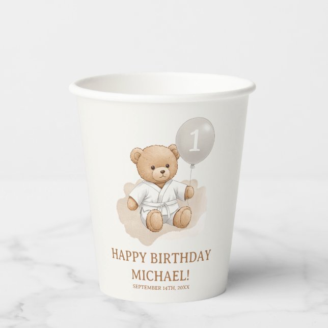 "Judo Bear’s First Belt" – 1st Birthday White  Pappbecher (Vorderseite)