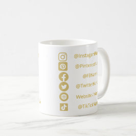 JUGENDLICHER SOZIALMEDIENINFLUENCER-INHALTSBILDER KAFFEETASSE