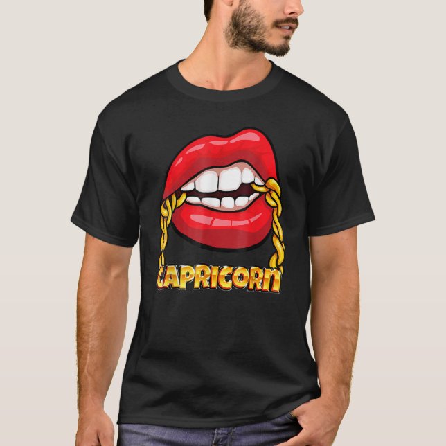 Juicy Lips Gold Chain Capricorn Zodiac Sign T-Shirt (Vorderseite)
