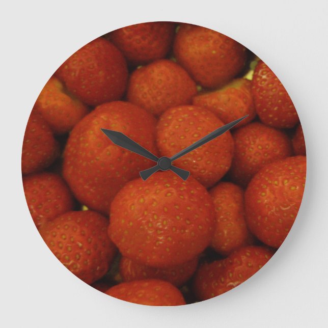 Juicy Strawberries Wall Clock Große Wanduhr (Vorderseite)