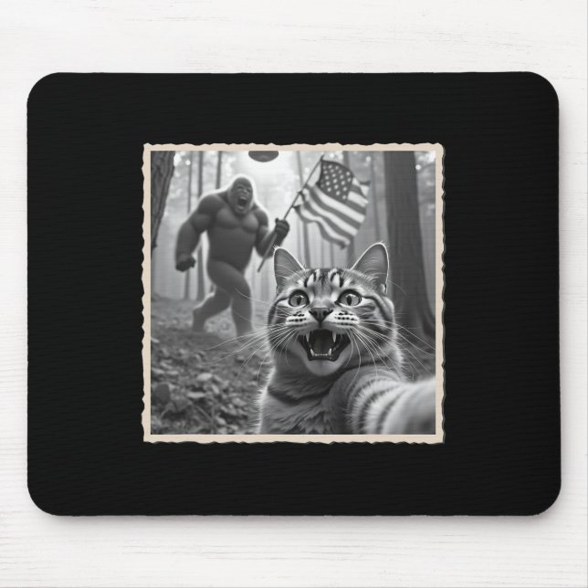 Juli Bigfoot und Sasquatch Mousepad (Vorne)