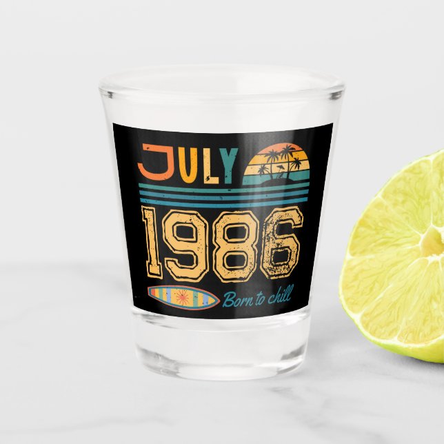 Juli Geburtstag Benutzerdefiniertes Jahr  Schnapsglas (Vorderseite)