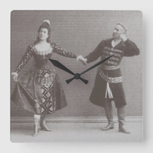 Julia and Felix Kschessinsky in the mazu Quadratische Wanduhr