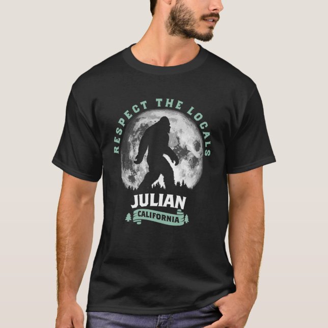 Julian California Bigfoot Night Walk Retro T Shirt (Vorderseite)