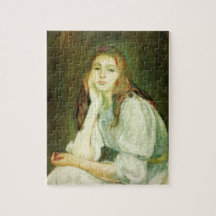 Julie Daydreaming (Schöne junge Frau)