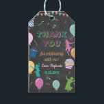 Jump Birthday Chalkboard Kid Trampolin Party Geschenkanhänger<br><div class="desc">Personalisieren Sie diese phantastische Jump Birthday Chalkboard Kid Trampolin Party Geschenkmarke mit Ihren Details einfach und schnell. Alle Texte sind editierbar! Für eine erweiterte Anpassung dieses Designs,  wählen Sie einfach die Schaltfläche 'Anpassen / Diese Vorlage personalisieren' oben! Matching Artikel in der Sammlung verfügbar!</div>