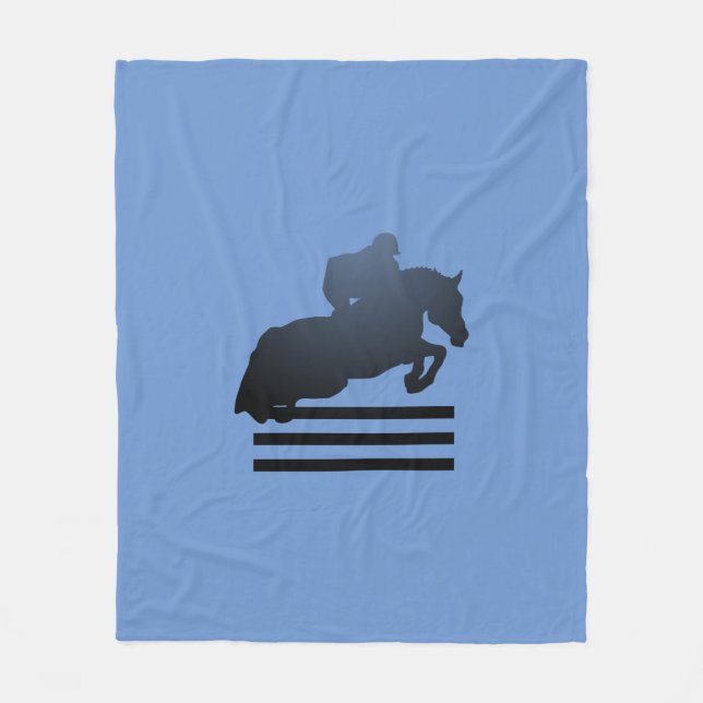 Jumper Clearing an Hindernis. Fleecedecke (Vorderseite)