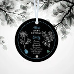 June Rose und Honeysuckle Birthday Keepake Ornament Aus Metall<br><div class="desc">Der Juni hat zwei Blume und drei Edelsteine zur Geburtstagsfeier für diesen Monat: Blume - Honigsaukeln und Rose; Edelsteine - Mondstein, Alexandrit und Perle. Dieses Design bietet alles. Dieses Design zeigt Details in Weiß- und Mondstein-Blau mit Alexandrit auf schwarzem Hintergrund. Wir haben ihn mit einem "glücklichen Geburtstag"-Gruß gepaart, zusammen mit...</div>