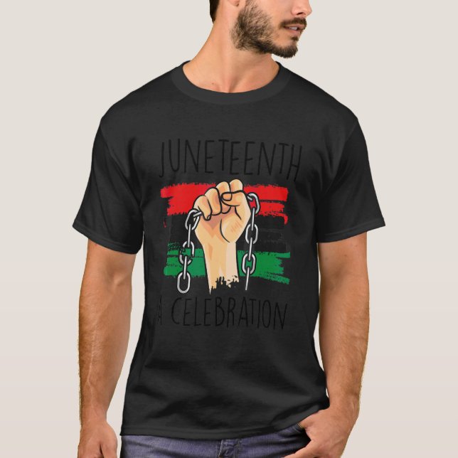 Juneteenth Hand American Flag Schwarze Geschichte T-Shirt (Vorderseite)