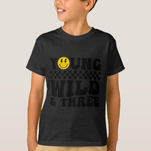 Jung, wild und drei groovy Retro 3 Jahre altes Kin T-Shirt