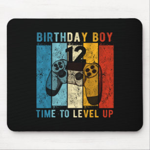 Junge 12 Jahre alt, um den 12. Geburtstag zu steig Mousepad