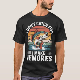 Junge beim Fischen T-Shirt