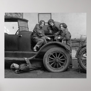 Junge Dame Auto Mechanics, 1927. Vintages Foto Poster
