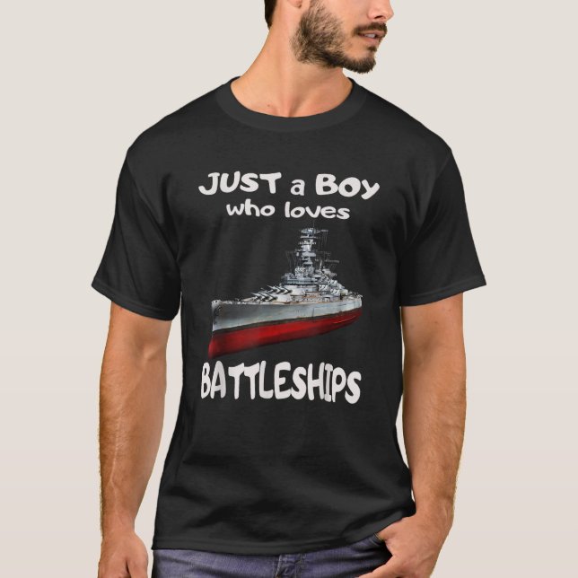 Junge, der die amerikanische USS Wisconsin BB 64 W T-Shirt (Vorderseite)