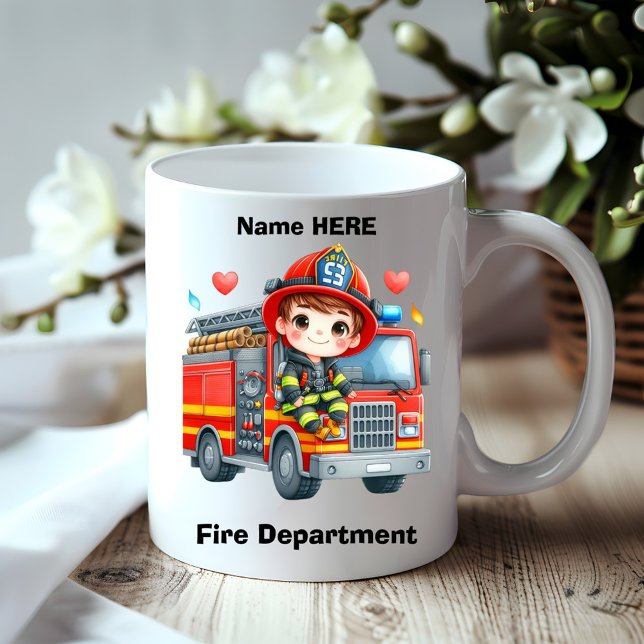 Junge Feuerwehrfrau auf rotem LKW Kaffeetasse (Von Creator hochgeladen)
