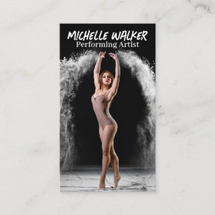 Junge Frau bei der Tanzaufführung Visitenkarte