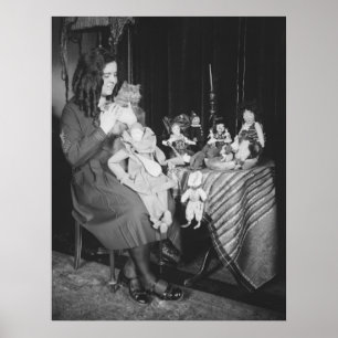 Junge Frau, Katze & Dolls, 1920er Poster