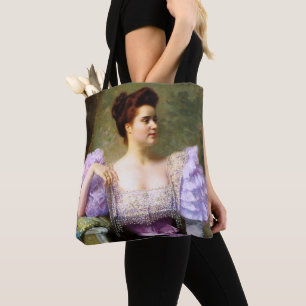 Junge Frau mit einem Hydrangeas-Bouquet