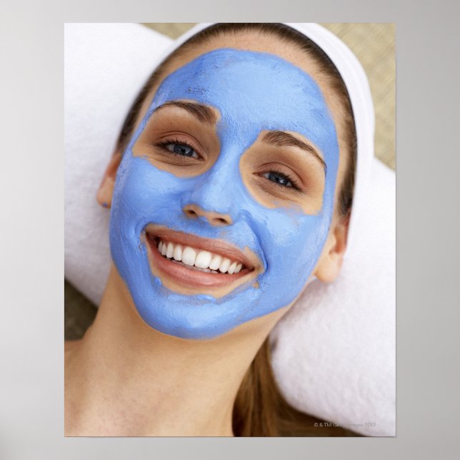 Junge Frau mit Gesichtsmaske, Lächeln, Poster (Vorne)