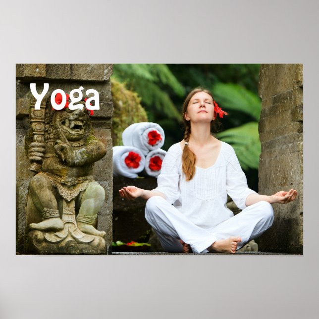 Junge Frauen praktizieren Yoga Poster (Vorne)