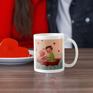 Junge hält Herz im Boot Tasse