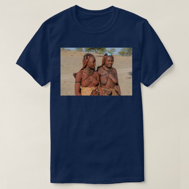 Junge Himba-Frauen mit Kopfbedeckungen und Dekorat T-Shirt (Design vorne)