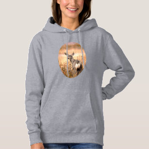 Junge Hirsche in Wildblumen mit grungy Texture Art Hoodie