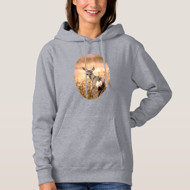 Junge Hirsche in Wildblumen mit grungy Texture Art Hoodie (Vorderseite)