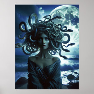 Junge Hübsche Medusa am Mond und Ozean Poster