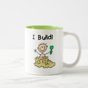 Junge ich baue zweifarbige tasse