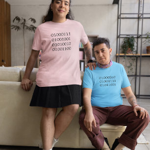 Junge in Binary Code Tee Shirt